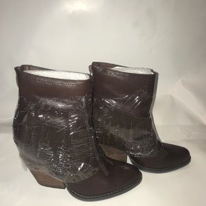 Very Volatile  Khloe Leather Ankle Booties Sz 6.5